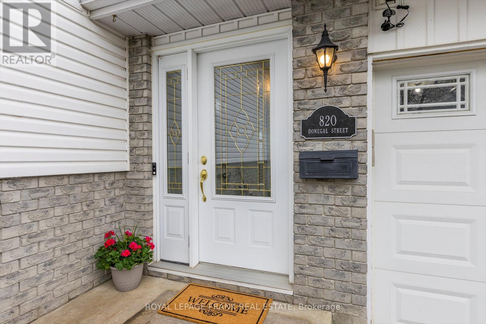 820 Donegal Street, Peterborough North (South), Ontario  K9H 4N4 - Photo 3 - X12130585