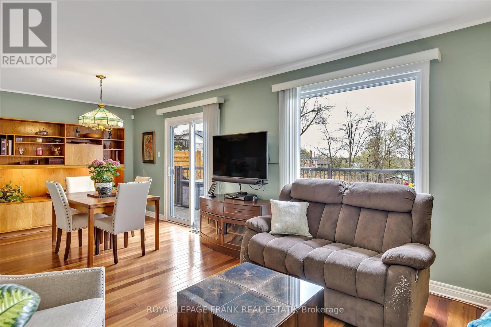 820 Donegal Street, Peterborough North (South), Ontario  K9H 4N4 - Photo 6 - X12130585