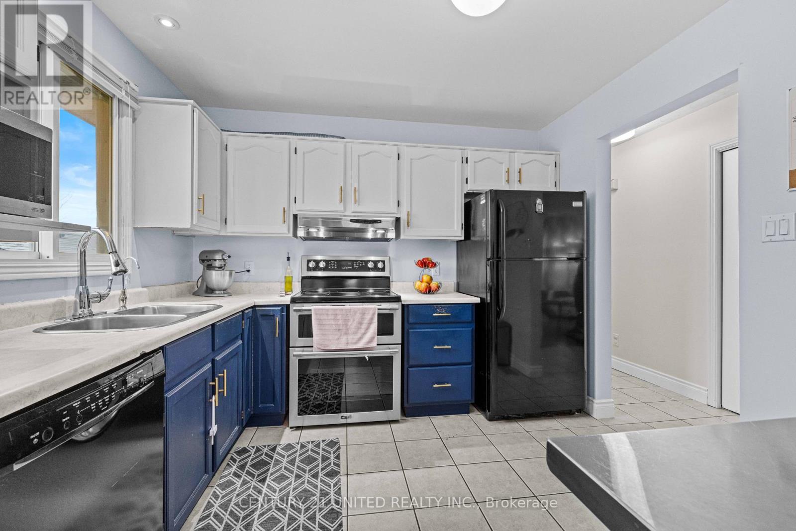1173 Normandy Street, Peterborough North (North), Ontario  K9H 7L9 - Photo 7 - X12131058