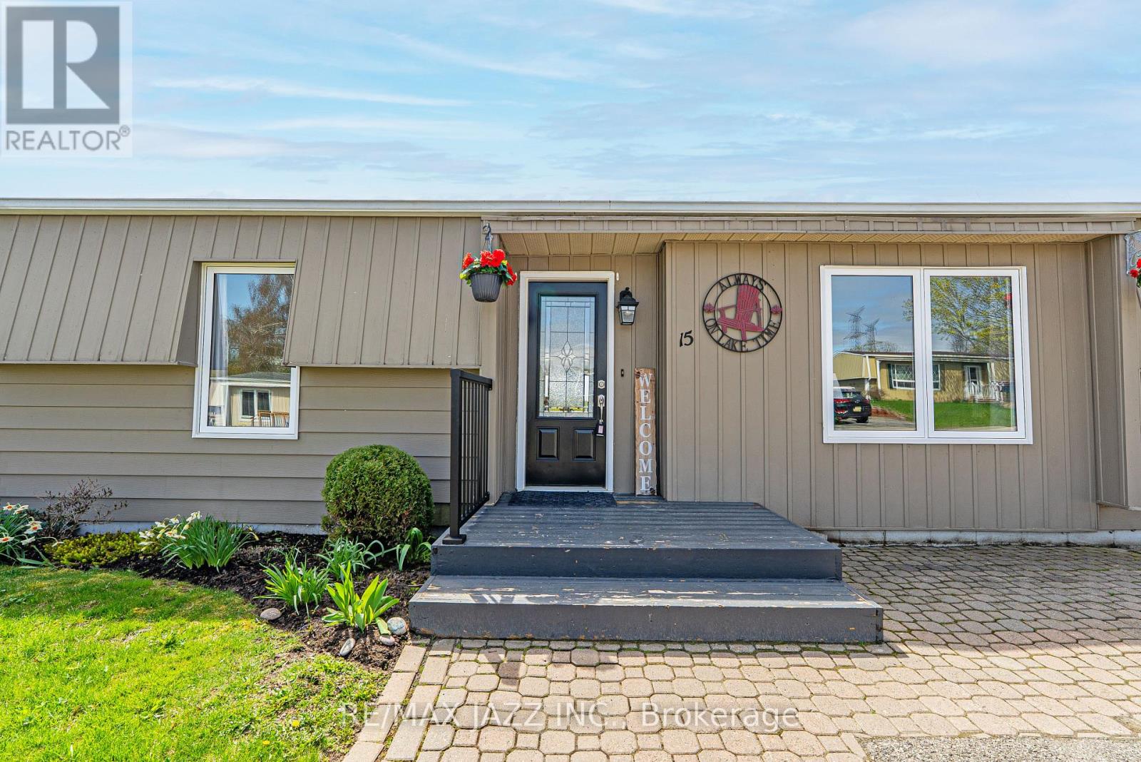 15 Bluffs Road, Clarington (Bowmanville), Ontario  L1B 1A3 - Photo 4 - E12131176