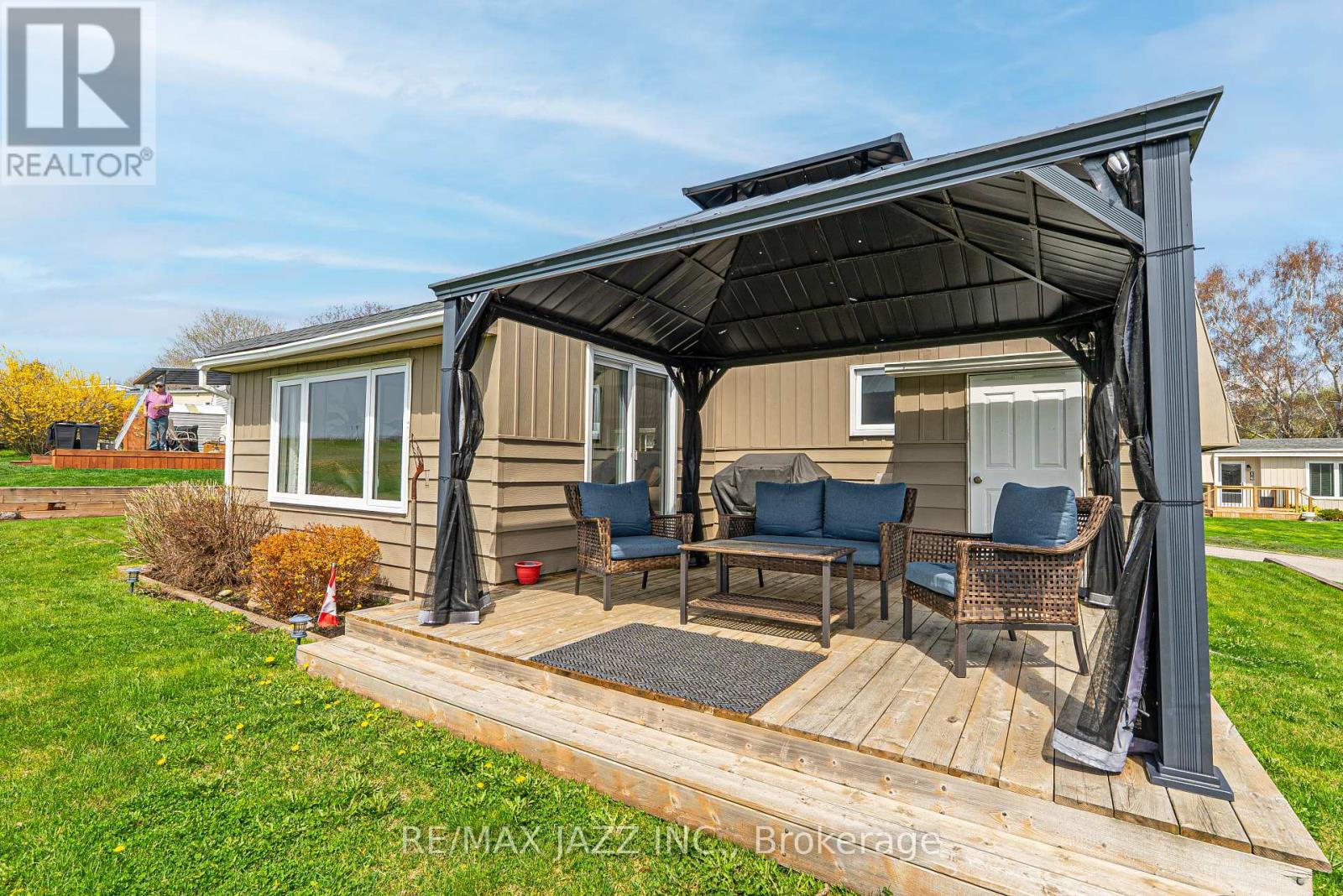 15 Bluffs Road, Clarington (Bowmanville), Ontario  L1B 1A3 - Photo 6 - E12131176