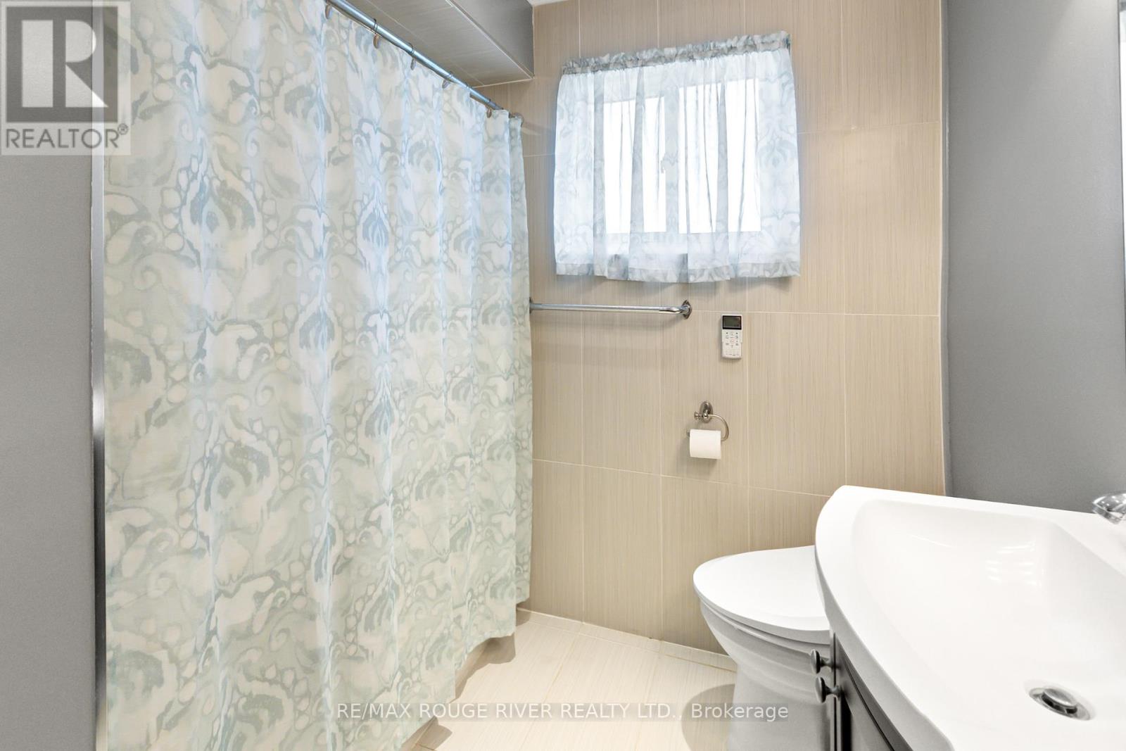 1 Applewood Crescent, Kawartha Lakes (Lindsay), Ontario  K9V 4W7 - Photo 19 - X12131139
