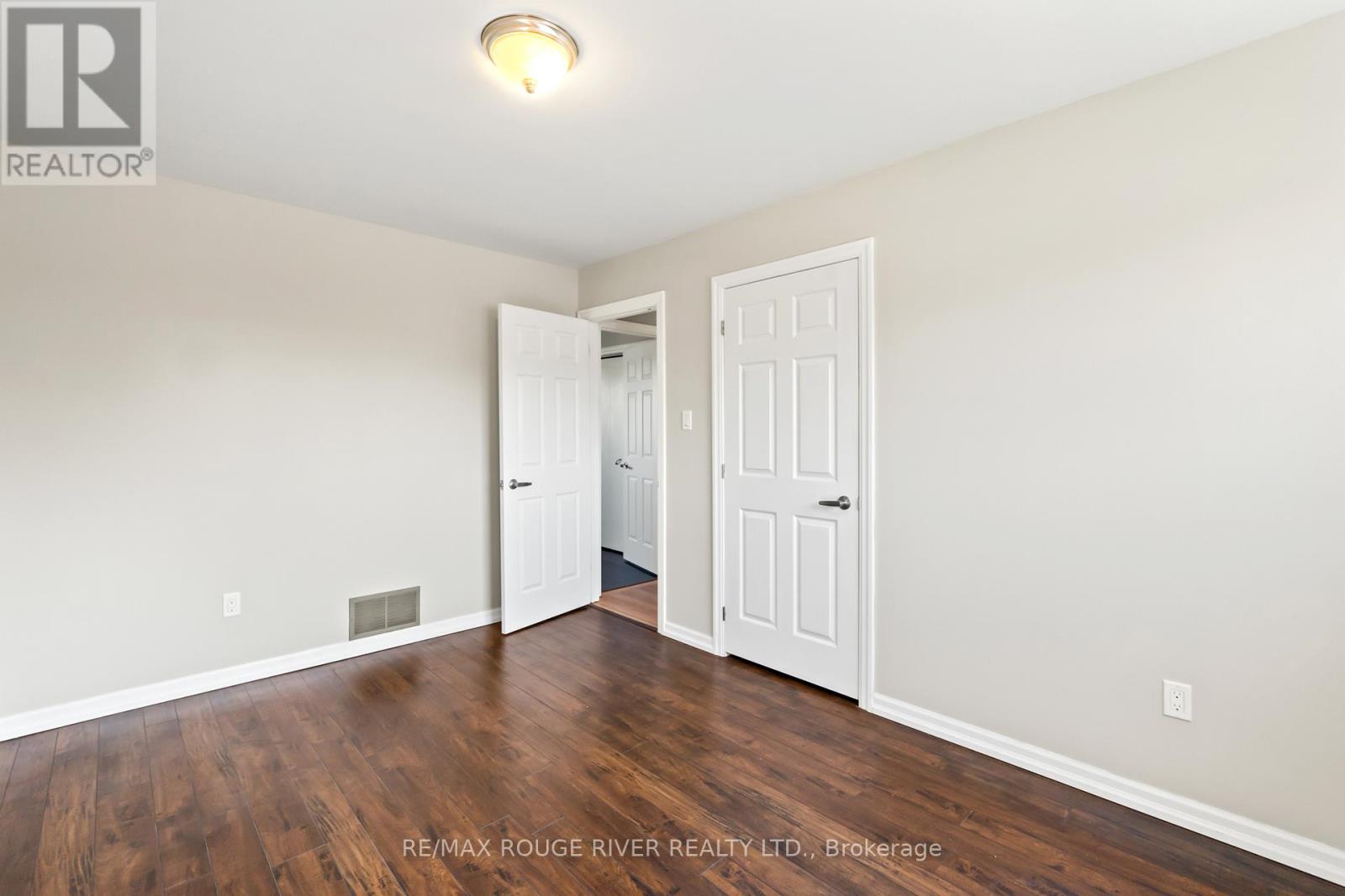 1 Applewood Crescent, Kawartha Lakes (Lindsay), Ontario  K9V 4W7 - Photo 23 - X12131139