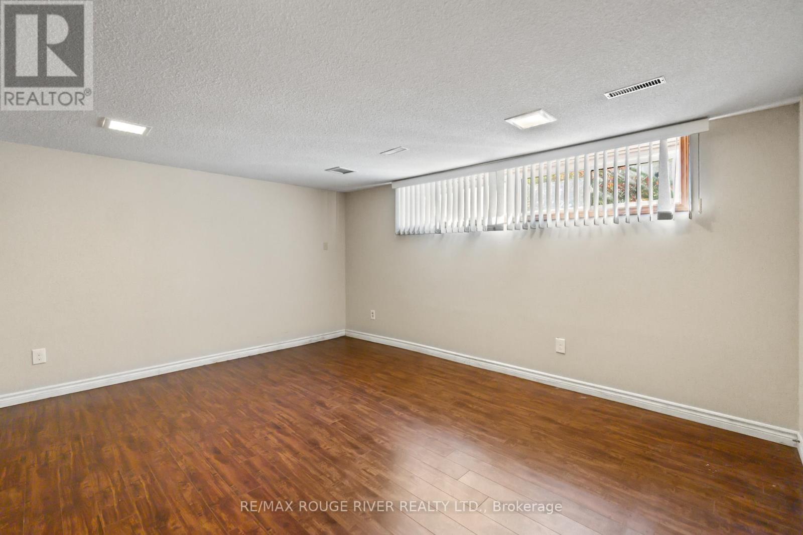 1 Applewood Crescent, Kawartha Lakes (Lindsay), Ontario  K9V 4W7 - Photo 30 - X12131139