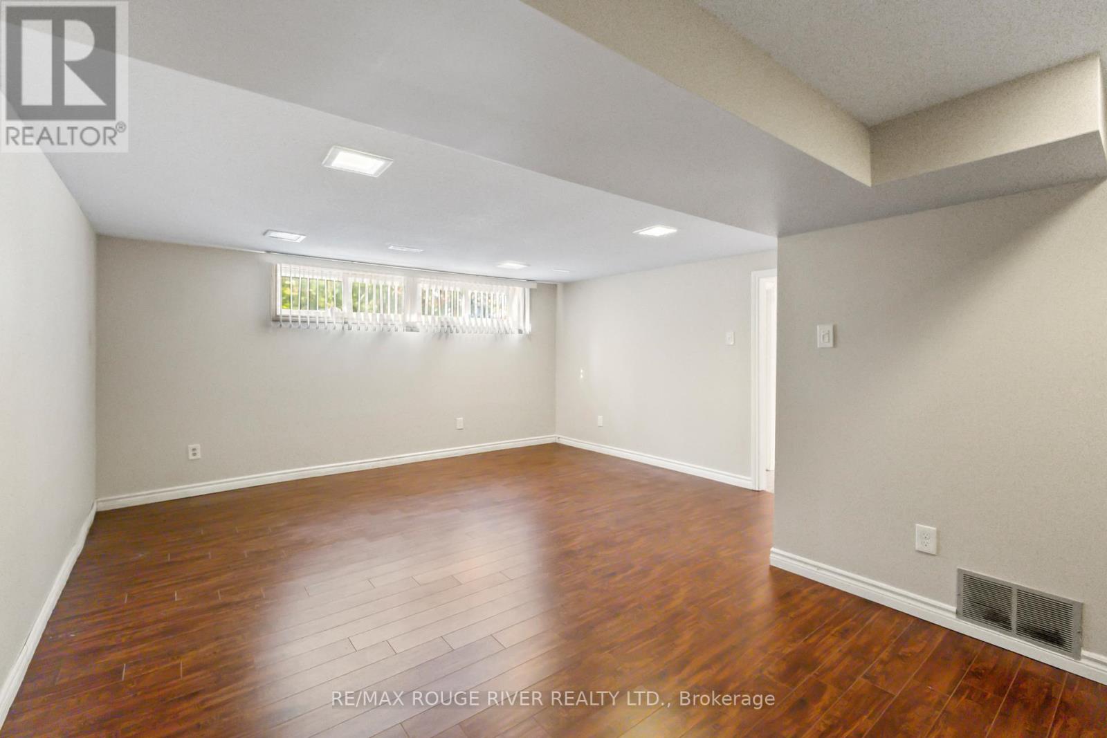 1 Applewood Crescent, Kawartha Lakes (Lindsay), Ontario  K9V 4W7 - Photo 32 - X12131139