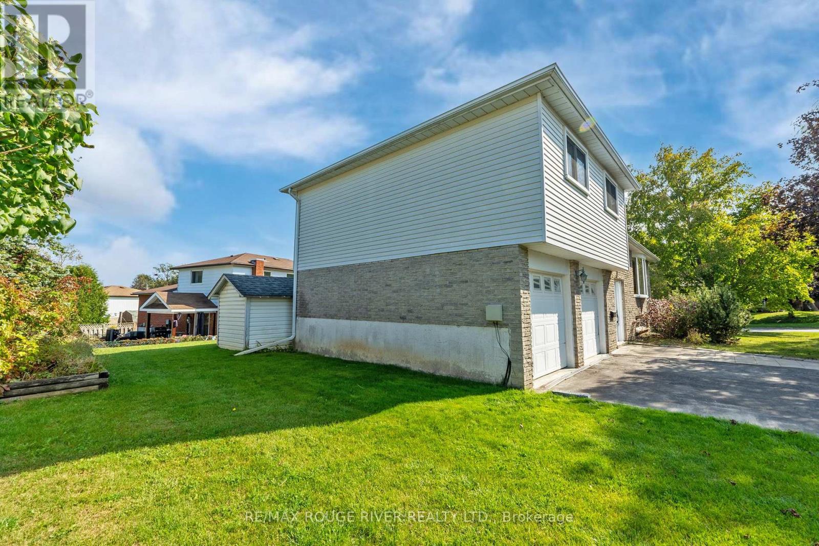 1 Applewood Crescent, Kawartha Lakes (Lindsay), Ontario  K9V 4W7 - Photo 34 - X12131139