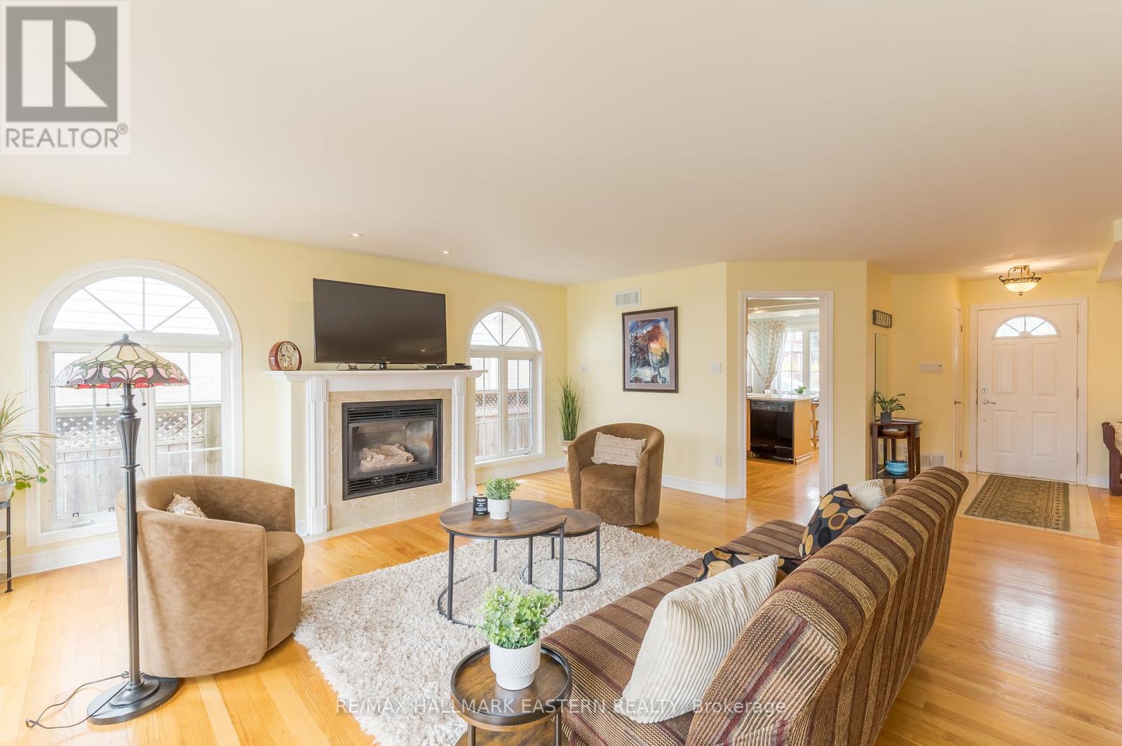 562 Westman Avenue, Peterborough West (South), Ontario  K9K 2H3 - Photo 10 - X12131555