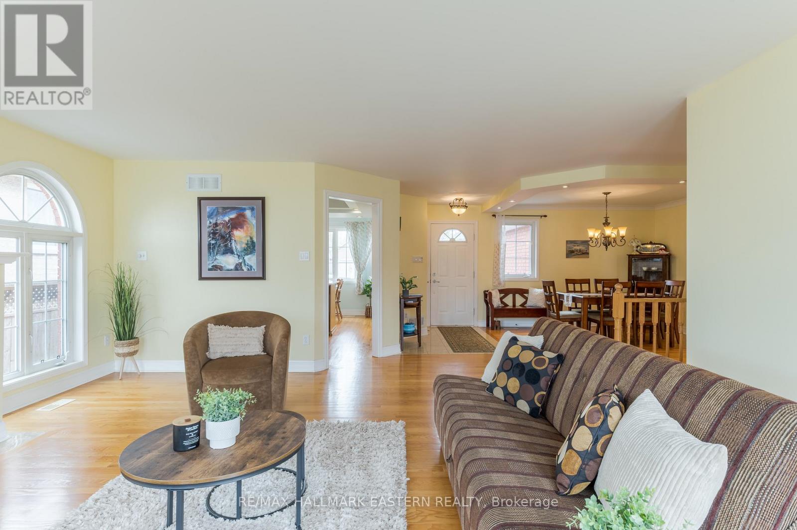 562 Westman Avenue, Peterborough West (South), Ontario  K9K 2H3 - Photo 11 - X12131555