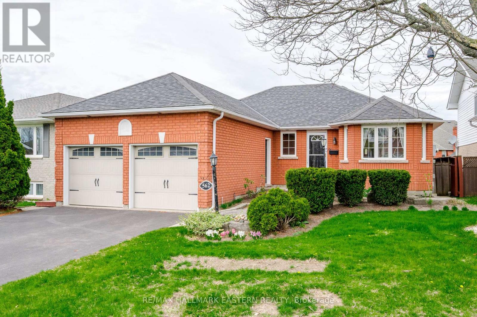562 Westman Avenue, Peterborough West (South), Ontario  K9K 2H3 - Photo 2 - X12131555