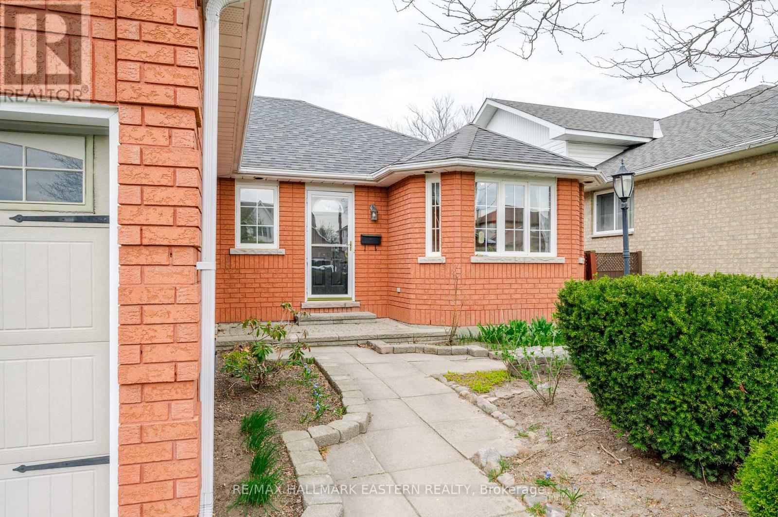 562 Westman Avenue, Peterborough West (South), Ontario  K9K 2H3 - Photo 4 - X12131555