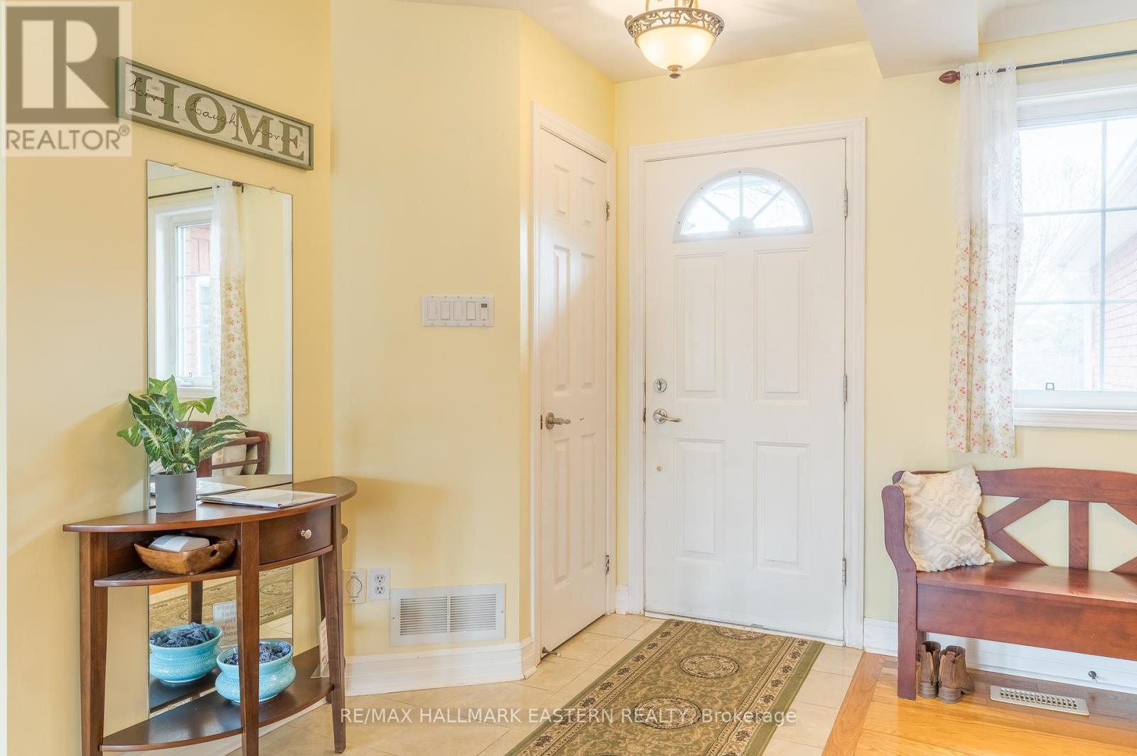562 Westman Avenue, Peterborough West (South), Ontario  K9K 2H3 - Photo 5 - X12131555