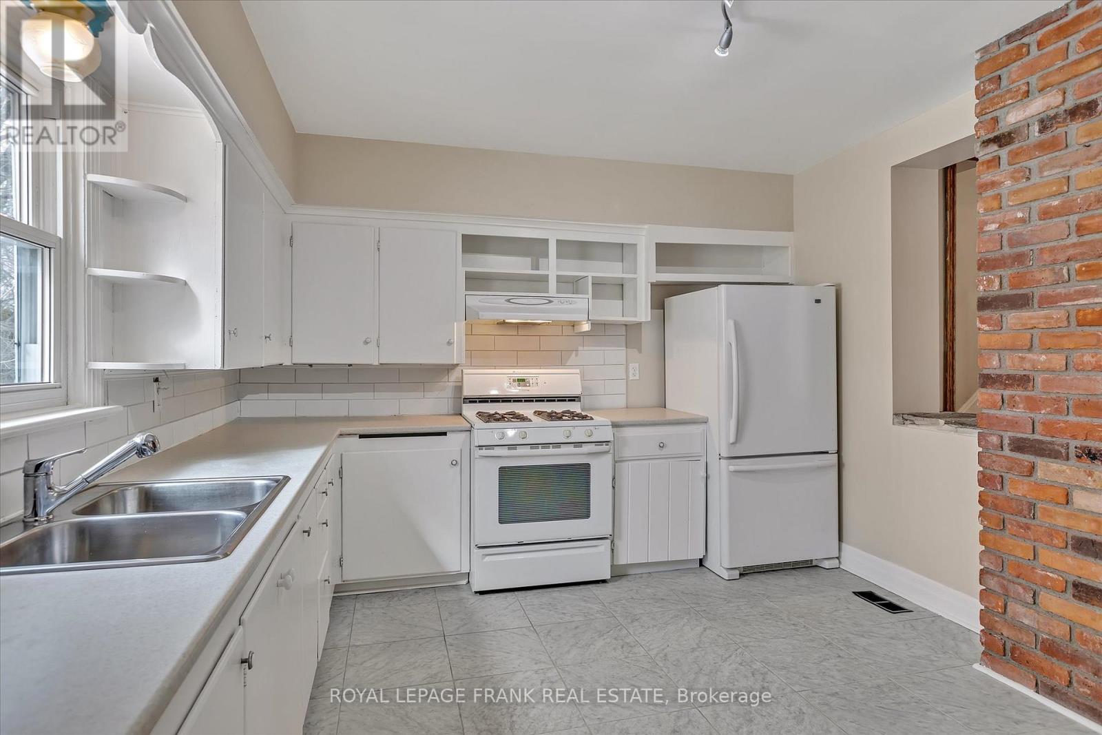 723 Bethune Street, Peterborough North (South), Ontario  K9H 4A5 - Photo 15 - X12131956