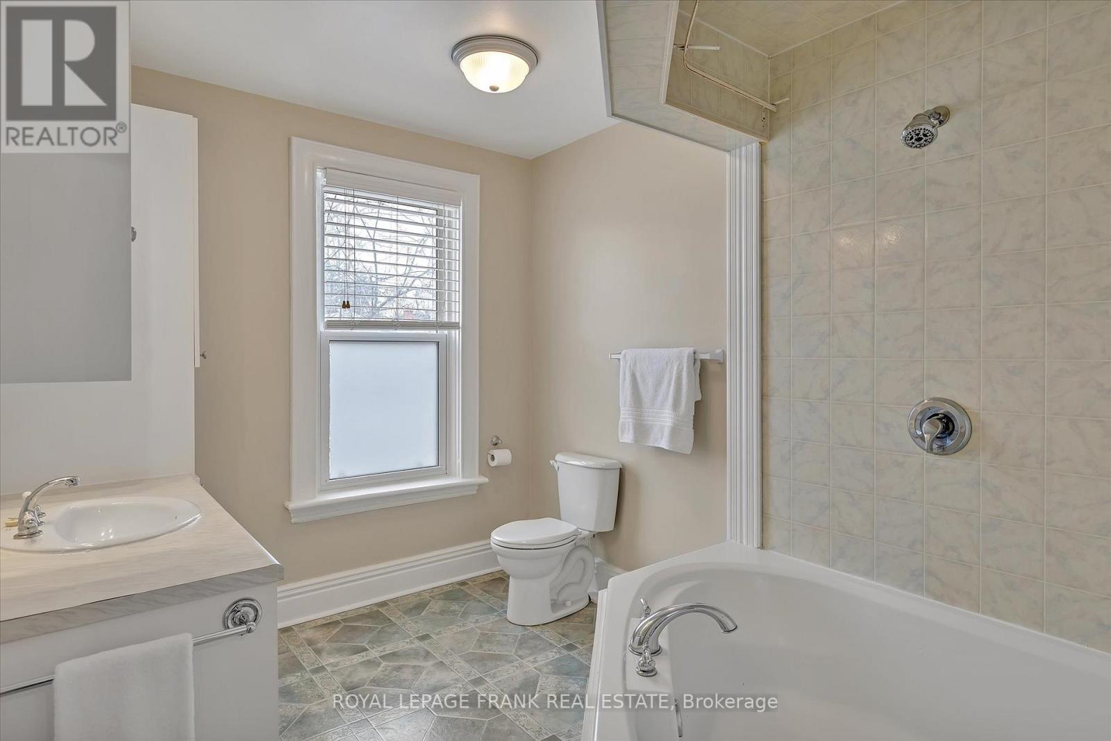 723 Bethune Street, Peterborough North (South), Ontario  K9H 4A5 - Photo 25 - X12131956