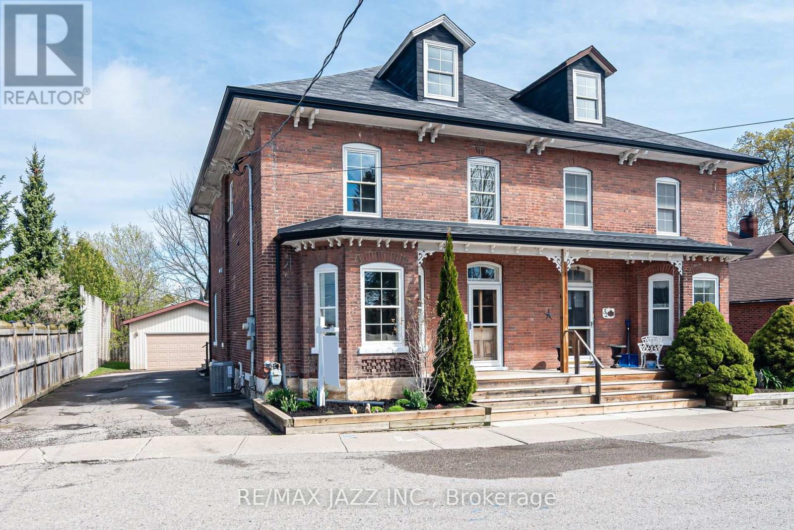 28 EMILY STREET E, clarington (newcastle), Ontario