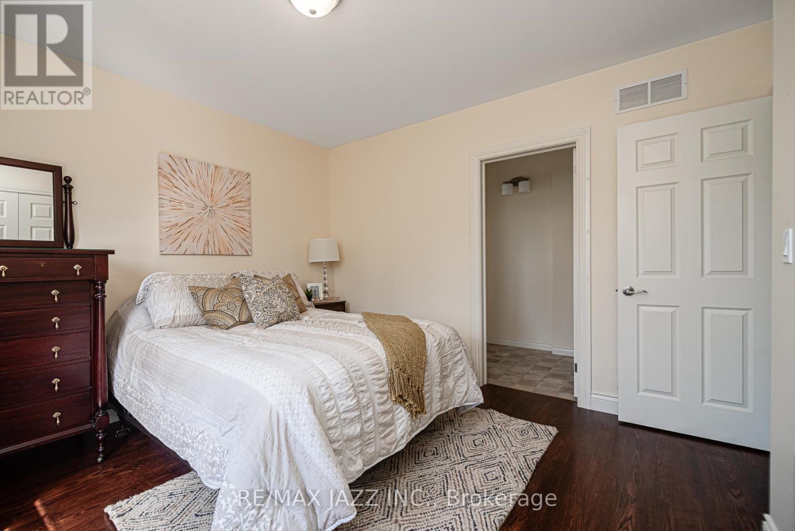 28 Emily Street E, Clarington (Newcastle), Ontario  L1B 1H3 - Photo 13 - E12132907
