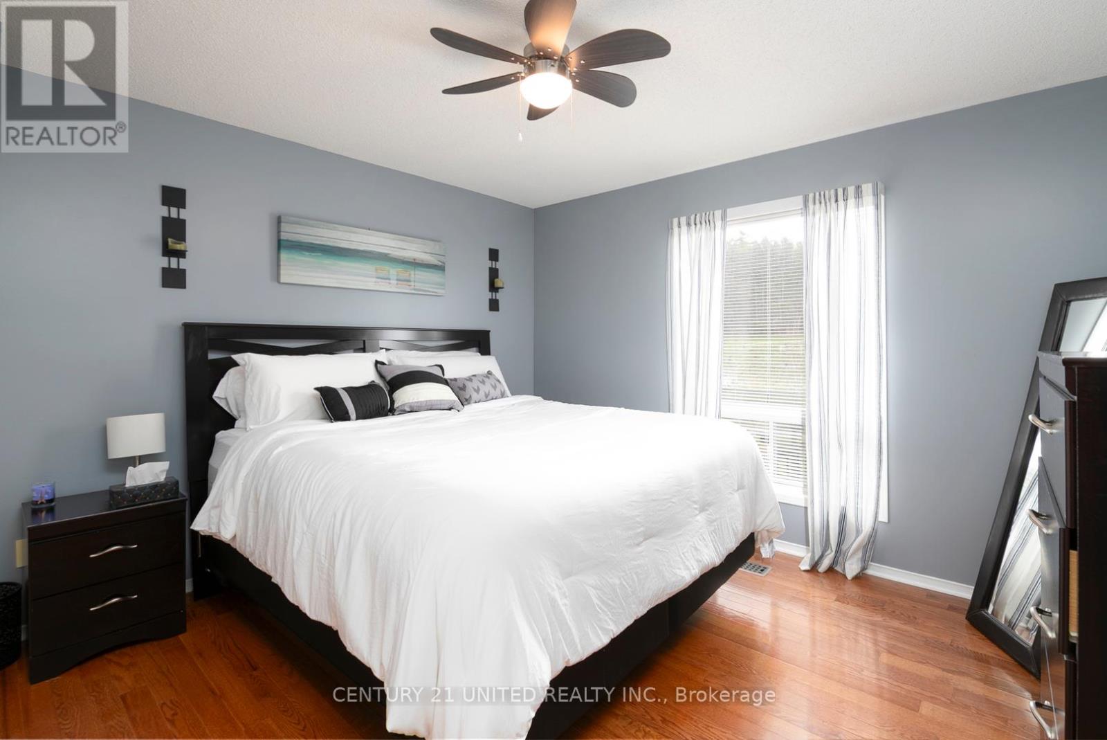 1301 Eagle Crescent, Peterborough West (North), Ontario  K9K 2K7 - Photo 13 - X12133030