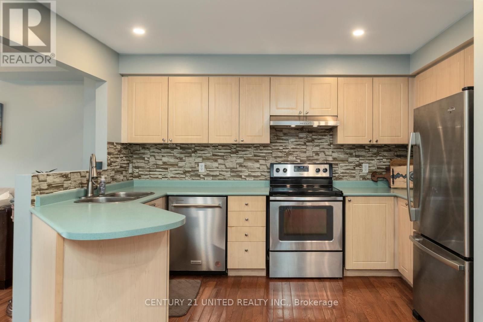 1301 Eagle Crescent, Peterborough West (North), Ontario  K9K 2K7 - Photo 8 - X12133030