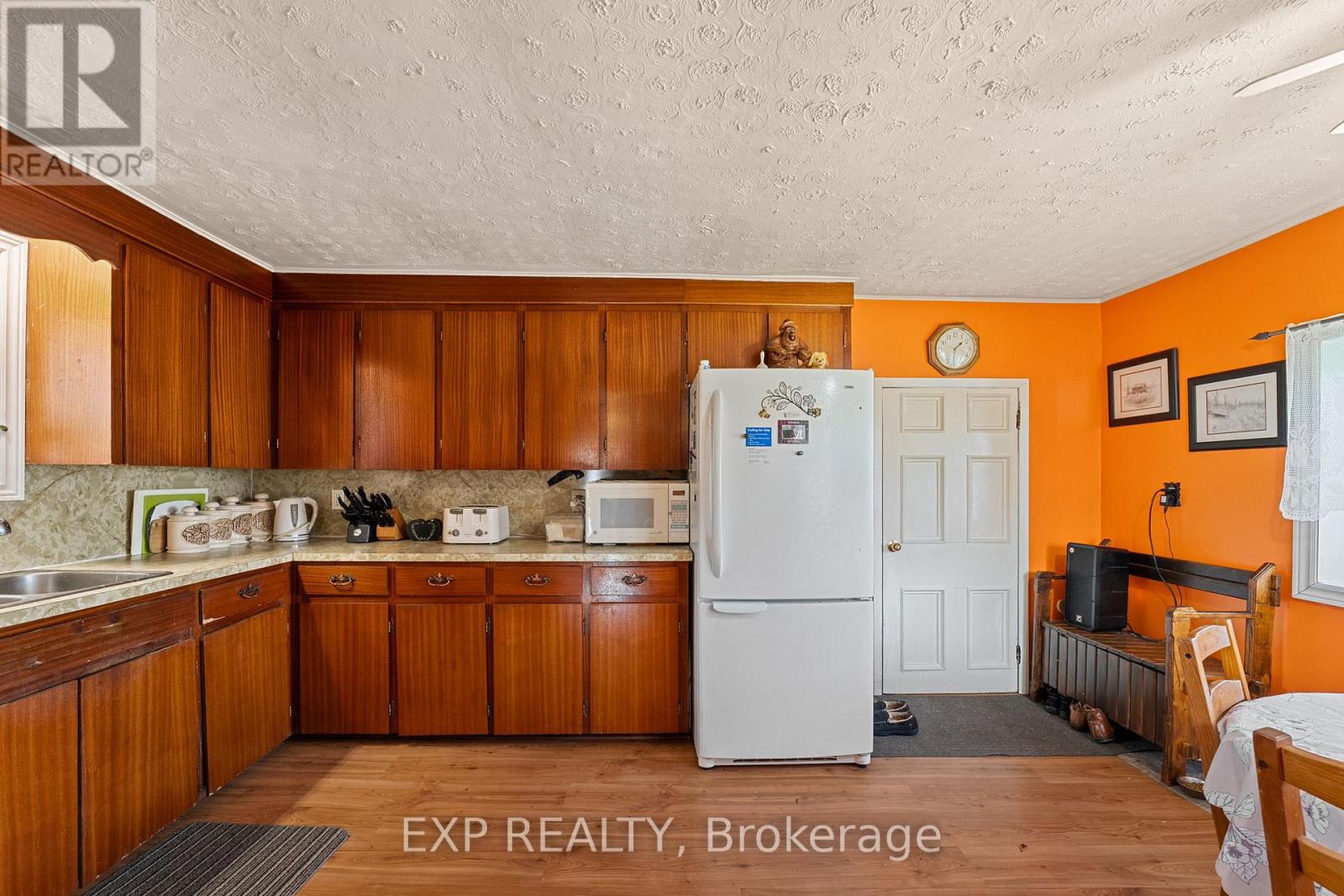 9 Victoria Street E, Kawartha Lakes (Omemee), Ontario  K0L 2W0 - Photo 14 - X12133000