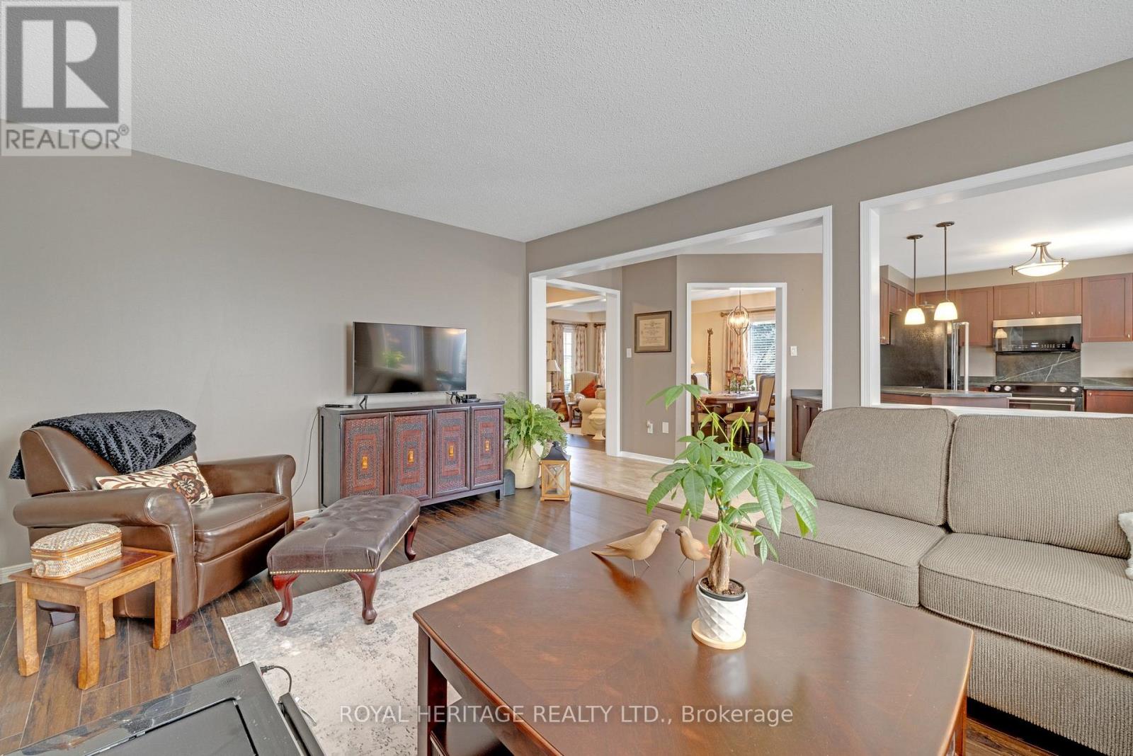 165 Brookhouse Drive, Clarington (Newcastle), Ontario  L1B 1N9 - Photo 13 - E12133309