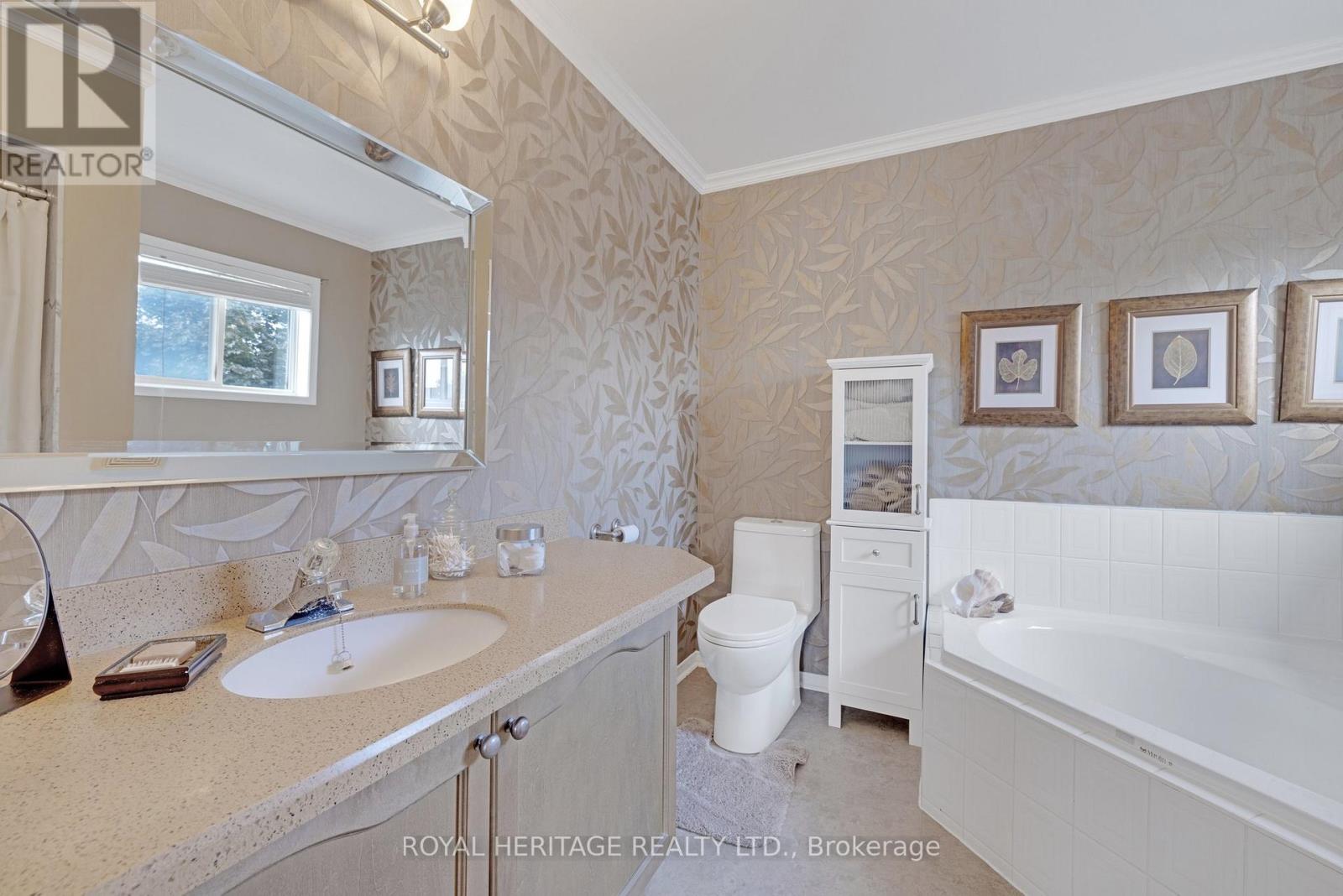 165 Brookhouse Drive, Clarington (Newcastle), Ontario  L1B 1N9 - Photo 20 - E12133309
