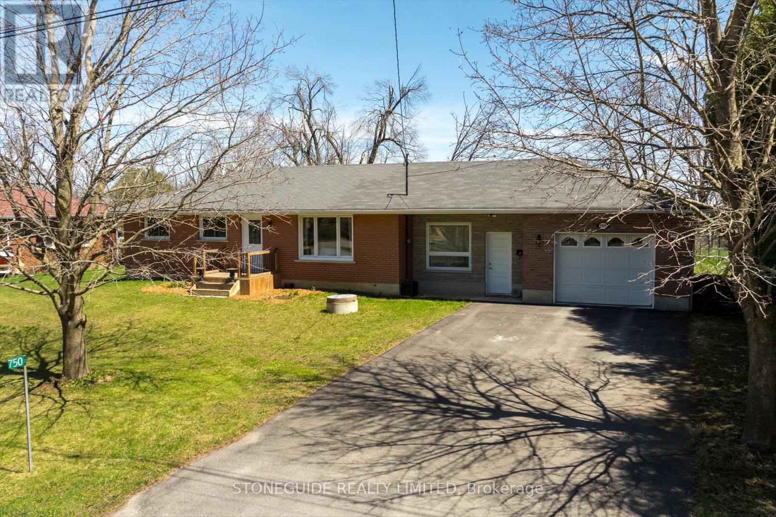 750 Baltic Drive, Selwyn, Ontario  K9L 1L7 - Photo 2 - X12133403