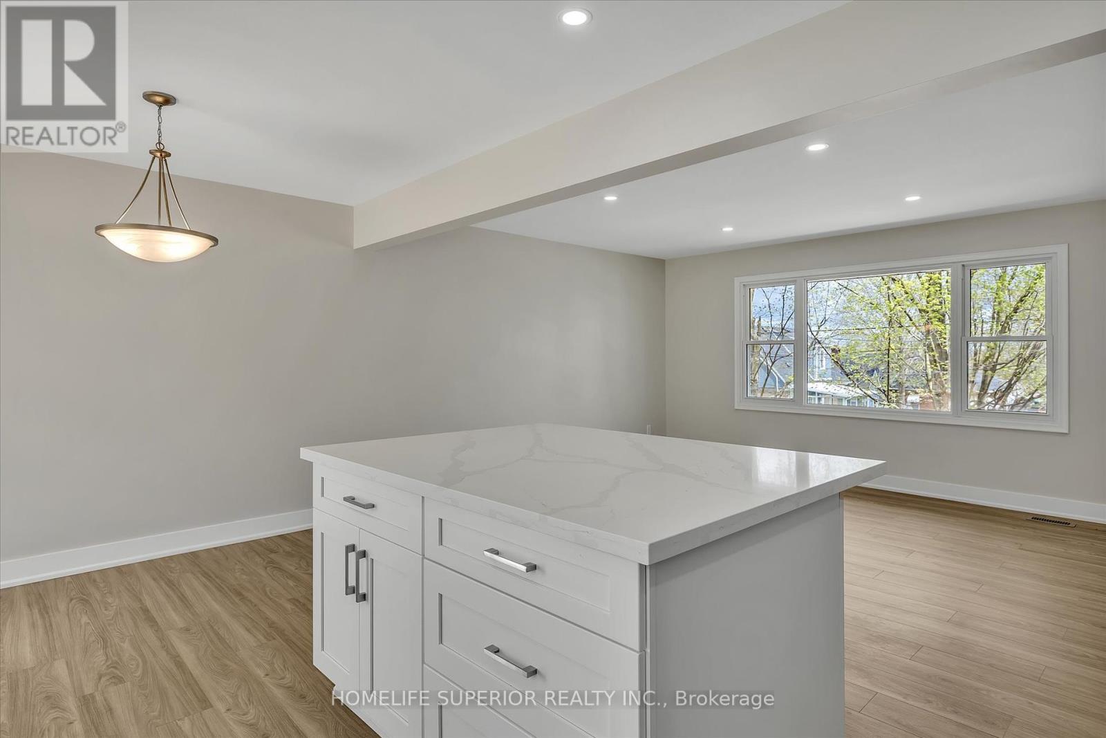 1243 Albertus Avenue, Peterborough Central (Old West End), Ontario  K9J 6A3 - Photo 15 - X12133434