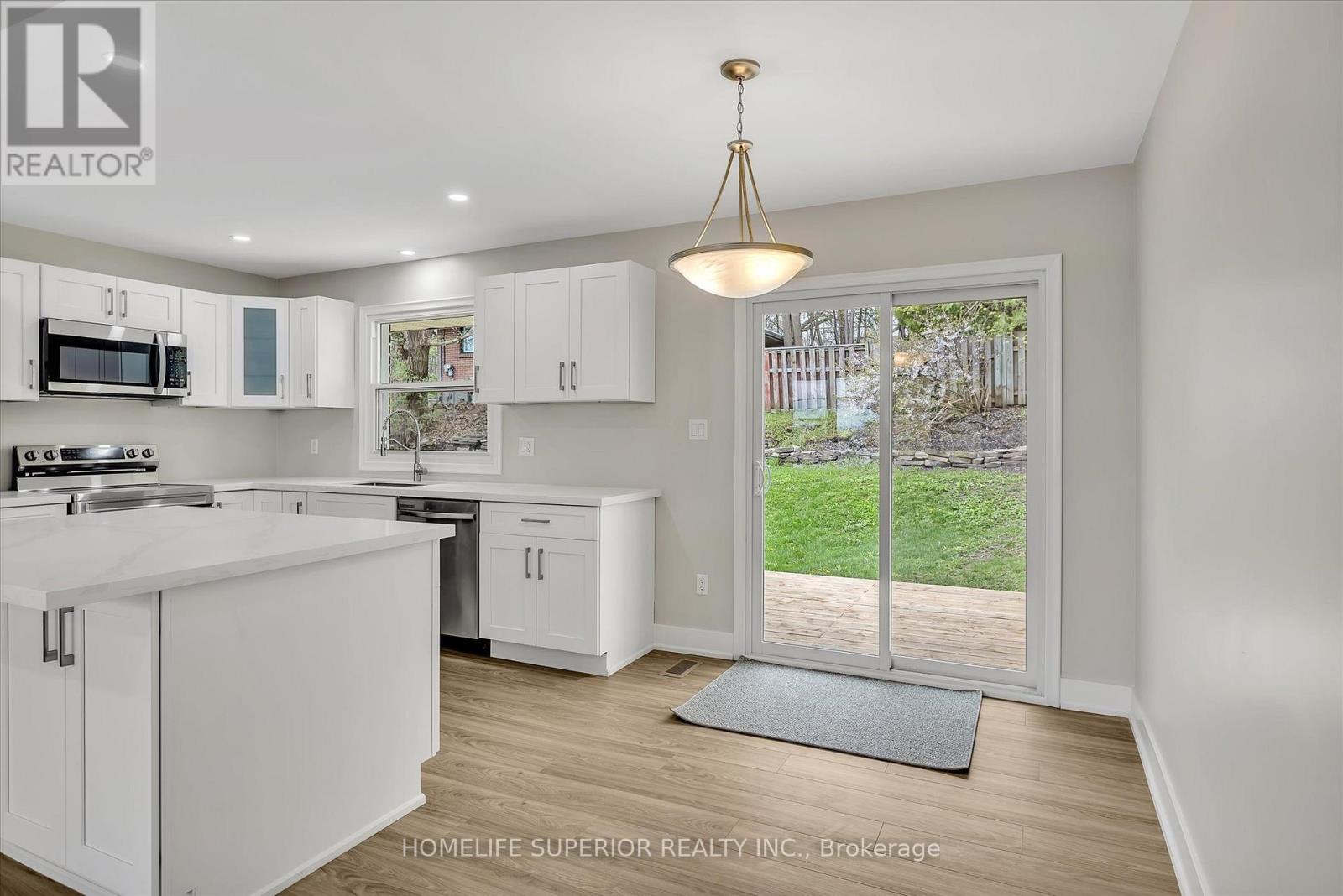 1243 Albertus Avenue, Peterborough Central (Old West End), Ontario  K9J 6A3 - Photo 18 - X12133434