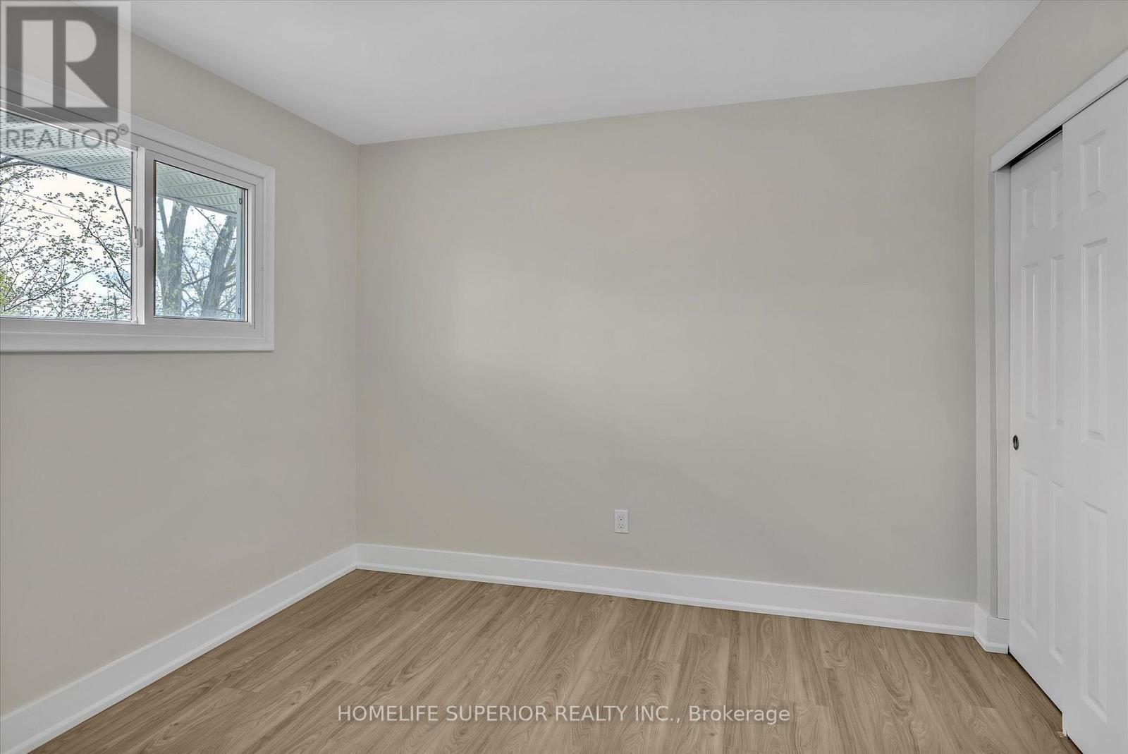 1243 Albertus Avenue, Peterborough Central (Old West End), Ontario  K9J 6A3 - Photo 20 - X12133434