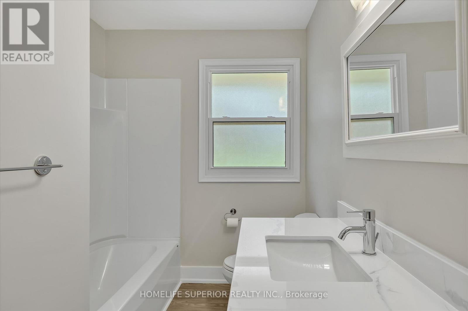 1243 Albertus Avenue, Peterborough Central (Old West End), Ontario  K9J 6A3 - Photo 22 - X12133434