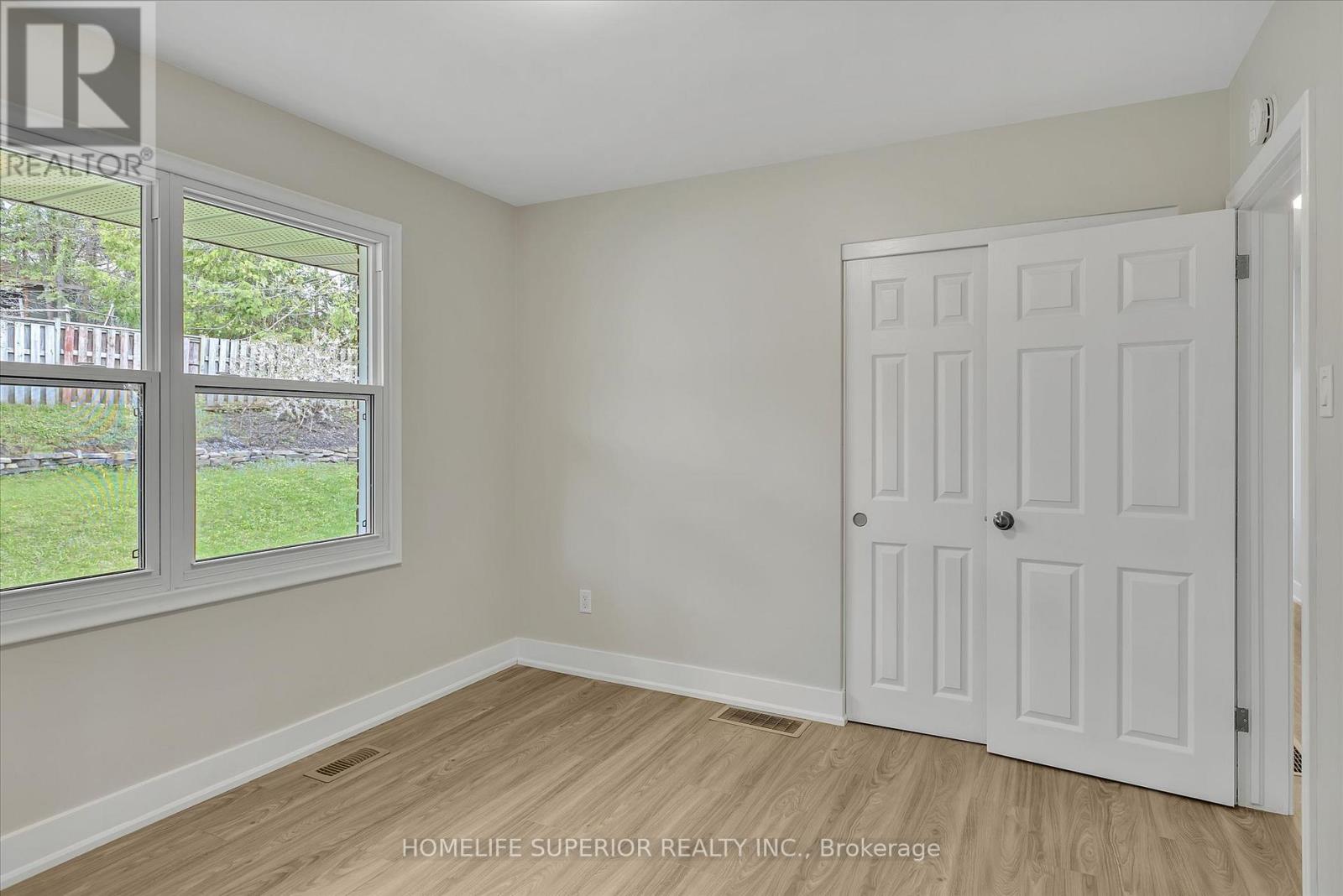 1243 Albertus Avenue, Peterborough Central (Old West End), Ontario  K9J 6A3 - Photo 24 - X12133434