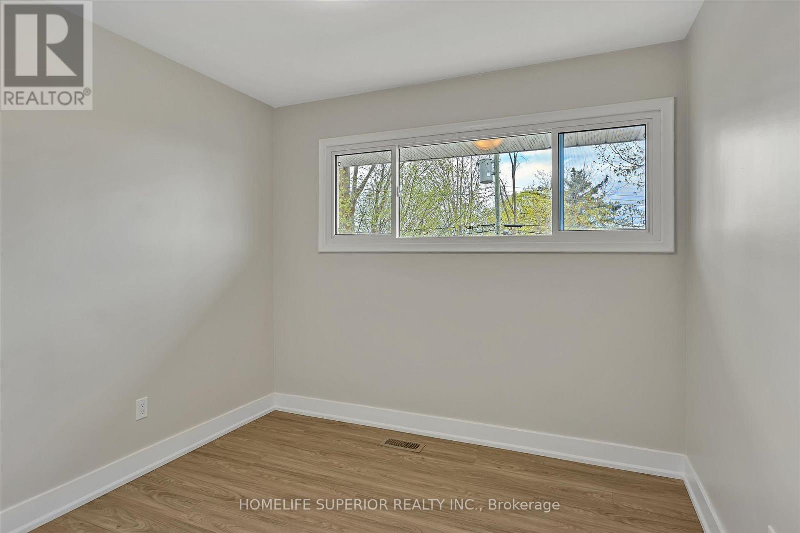 1243 Albertus Avenue, Peterborough Central (Old West End), Ontario  K9J 6A3 - Photo 26 - X12133434
