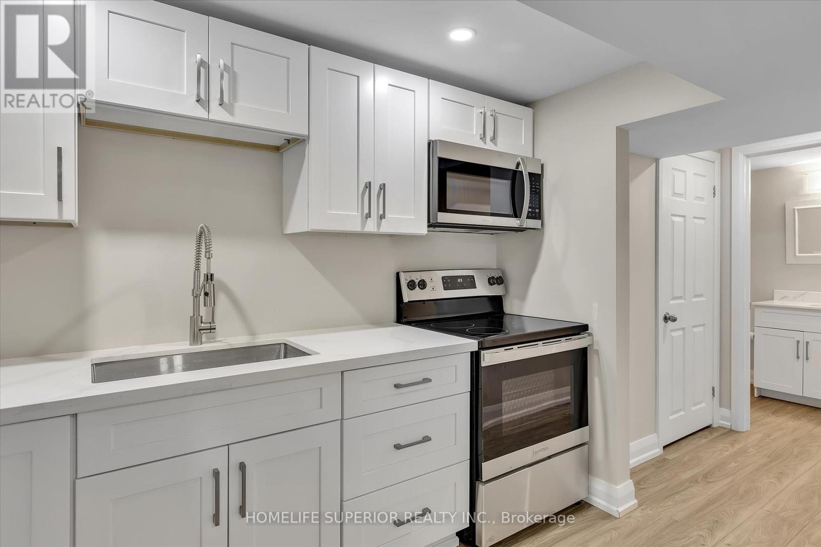 1243 Albertus Avenue, Peterborough Central (Old West End), Ontario  K9J 6A3 - Photo 35 - X12133434