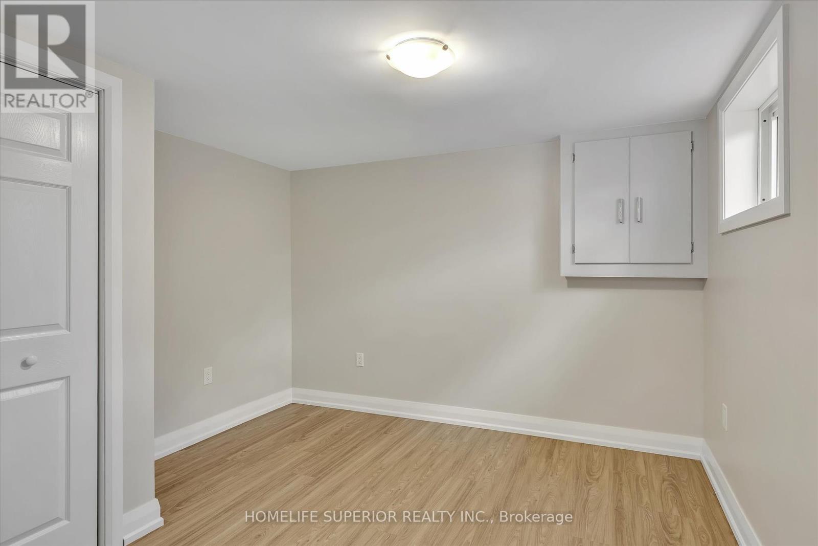 1243 Albertus Avenue, Peterborough Central (Old West End), Ontario  K9J 6A3 - Photo 36 - X12133434