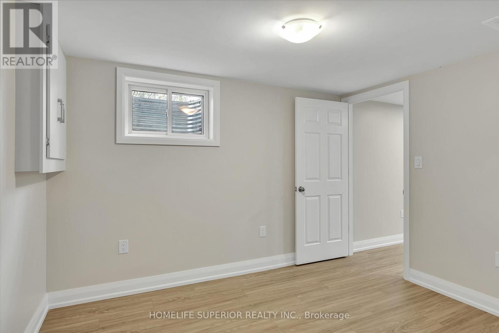 1243 Albertus Avenue, Peterborough Central (Old West End), Ontario  K9J 6A3 - Photo 37 - X12133434