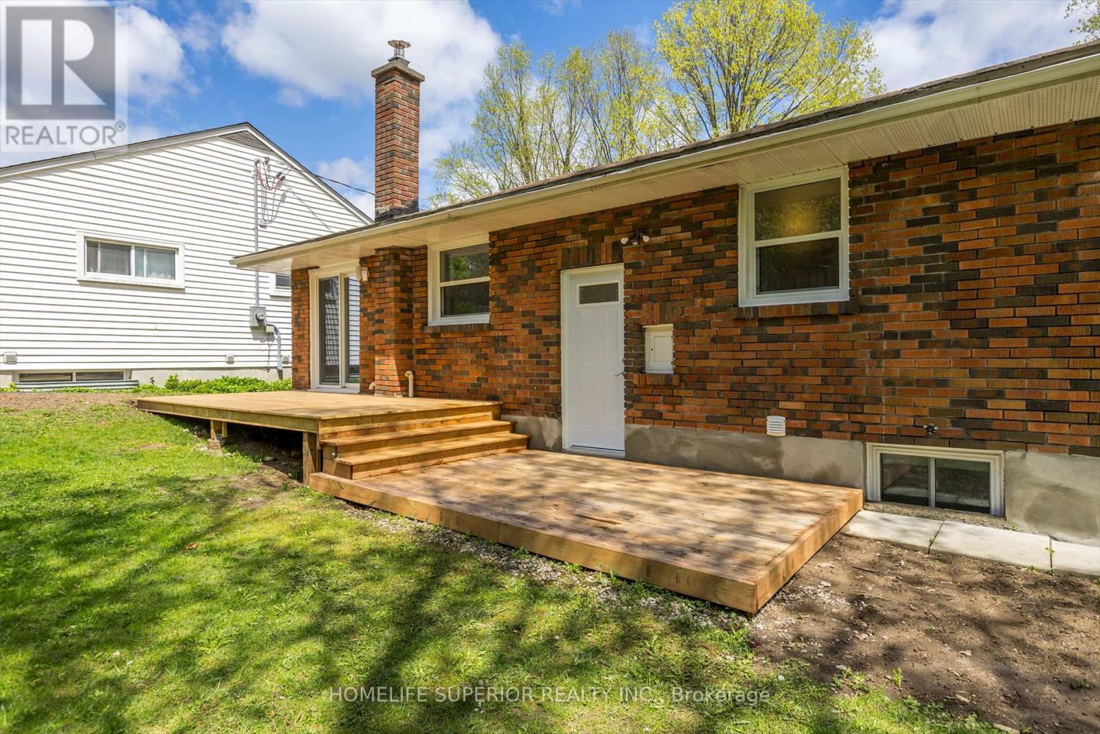 1243 Albertus Avenue, Peterborough Central (Old West End), Ontario  K9J 6A3 - Photo 41 - X12133434