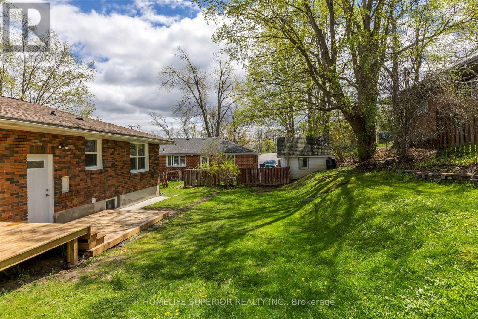 1243 Albertus Avenue, Peterborough Central (Old West End), Ontario  K9J 6A3 - Photo 43 - X12133434