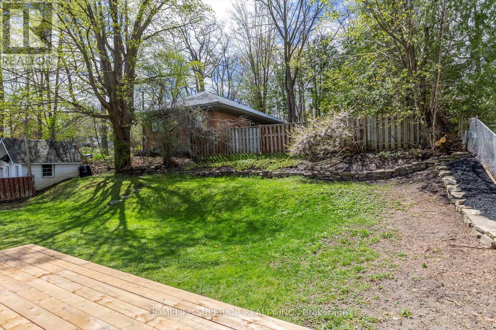 1243 Albertus Avenue, Peterborough Central (Old West End), Ontario  K9J 6A3 - Photo 44 - X12133434