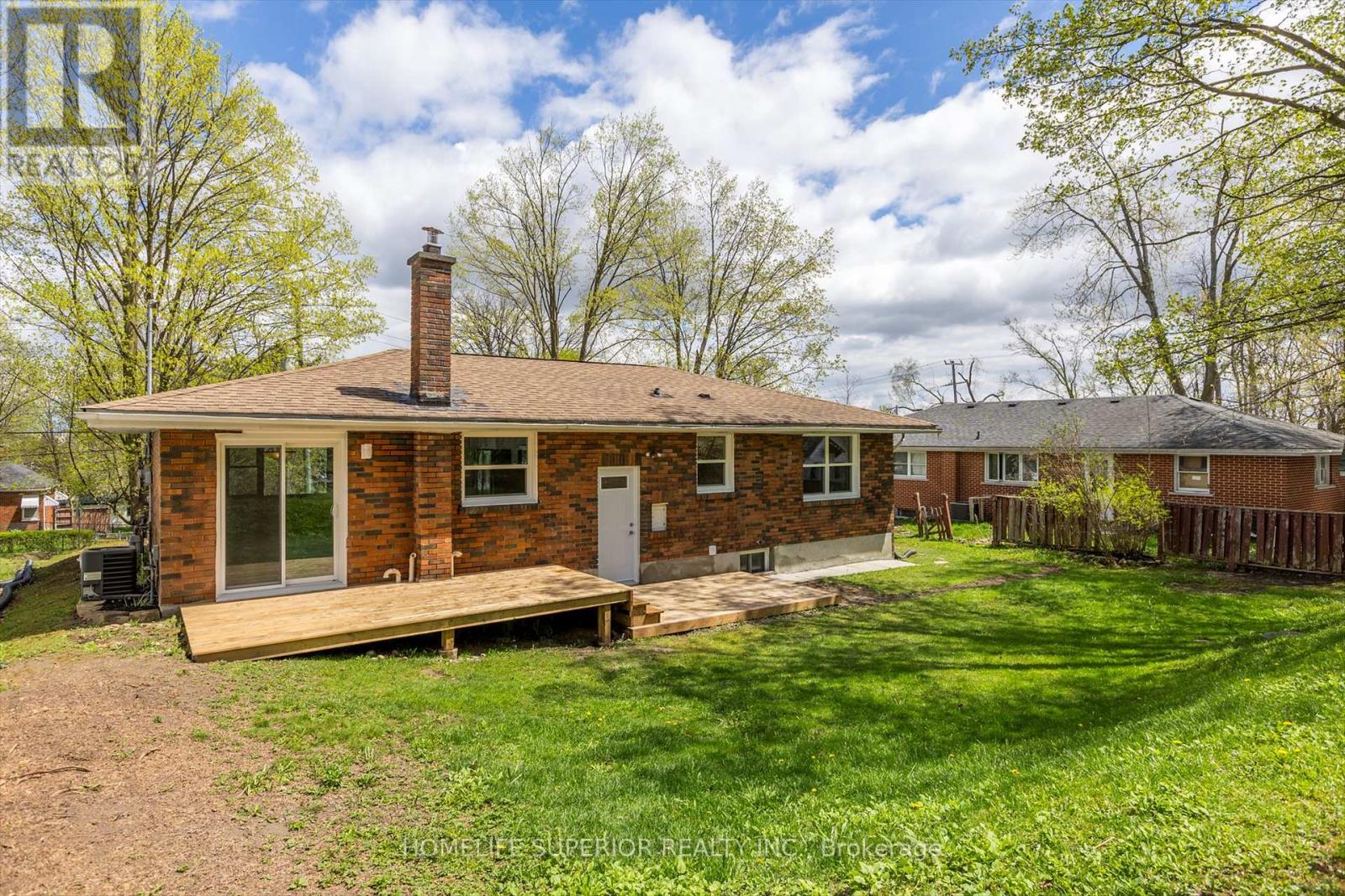 1243 Albertus Avenue, Peterborough Central (Old West End), Ontario  K9J 6A3 - Photo 47 - X12133434