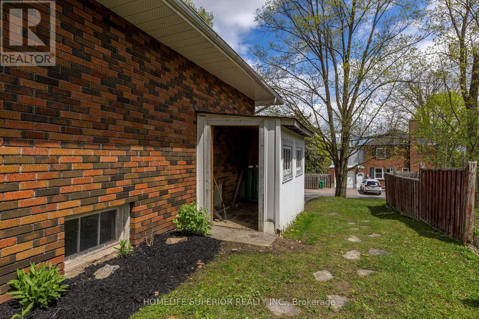 1243 Albertus Avenue, Peterborough Central (Old West End), Ontario  K9J 6A3 - Photo 48 - X12133434