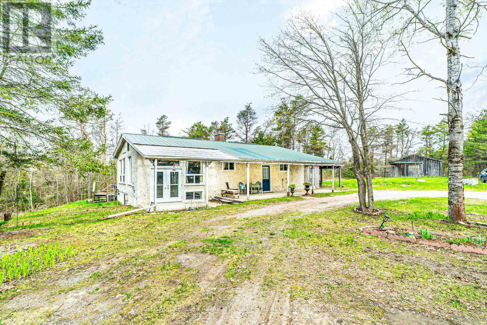 219 Pontypool Road, Kawartha Lakes (Pontypool), Ontario  L0A 1K0 - Photo 10 - X12133453