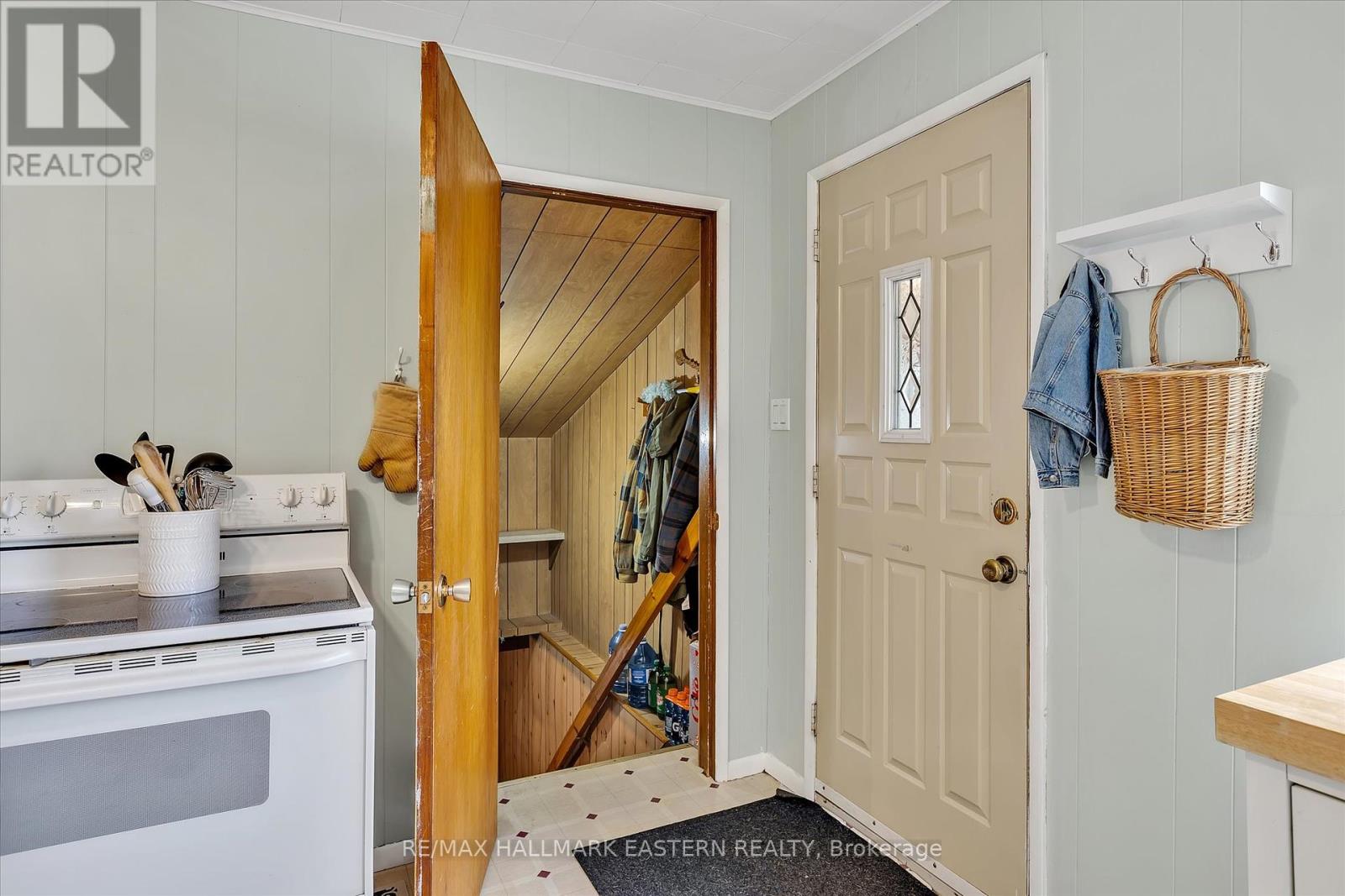 706 Monaghan Road, Peterborough South (West), Ontario  K9J 5J8 - Photo 17 - X12133485