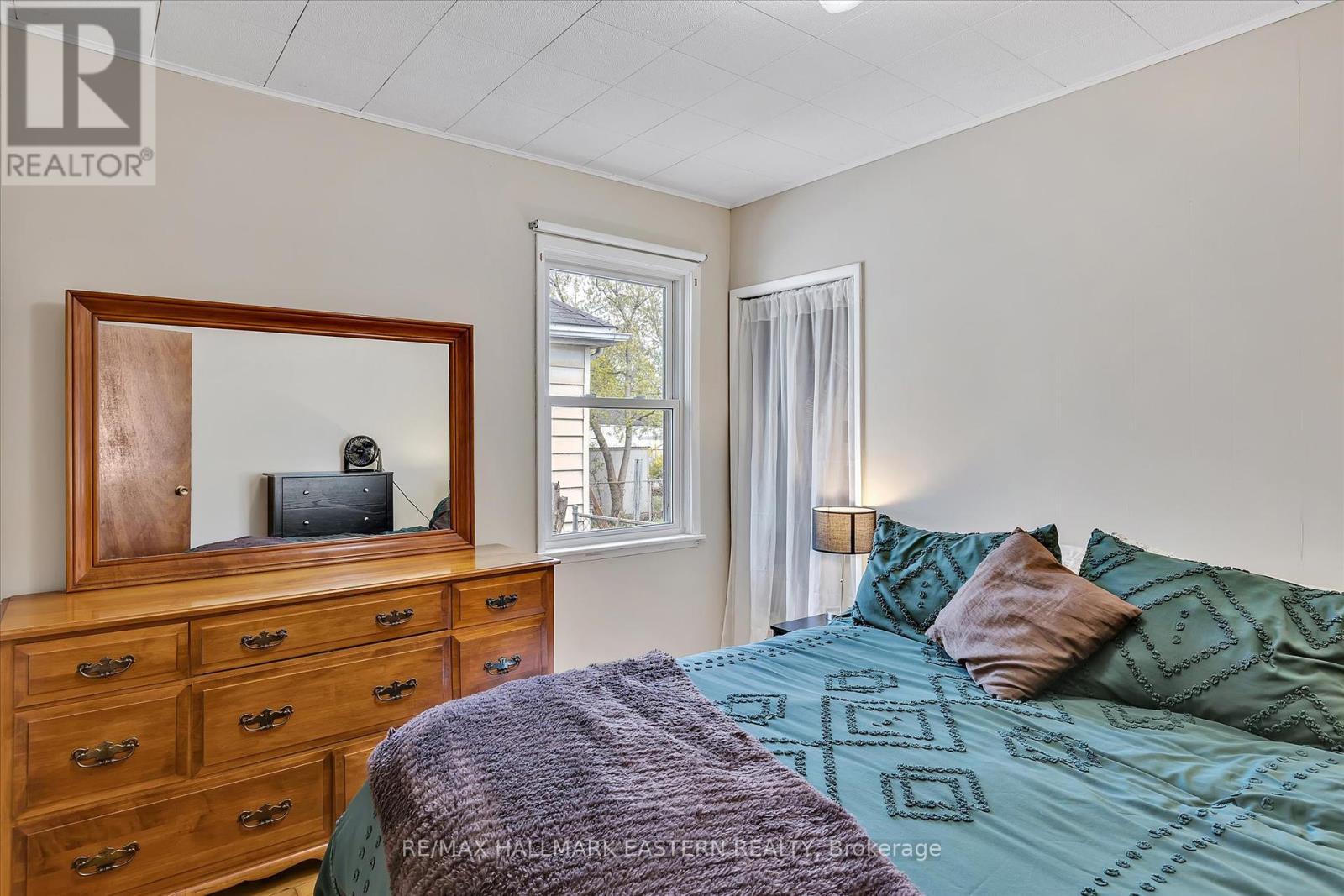 706 Monaghan Road, Peterborough South (West), Ontario  K9J 5J8 - Photo 19 - X12133485