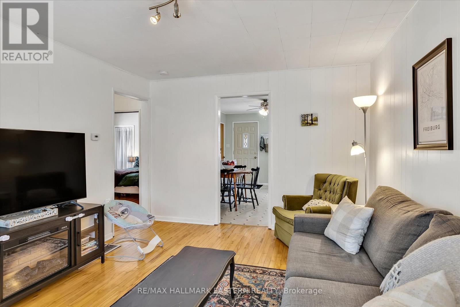 706 Monaghan Road, Peterborough South (West), Ontario  K9J 5J8 - Photo 6 - X12133485