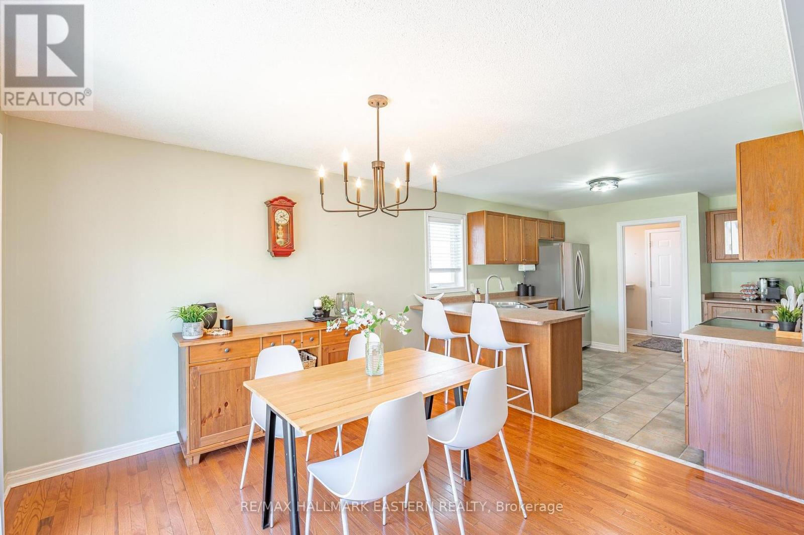 20 Purple Dusk Drive, Kawartha Lakes (Lindsay), Ontario  K9V 0B2 - Photo 10 - X12133622