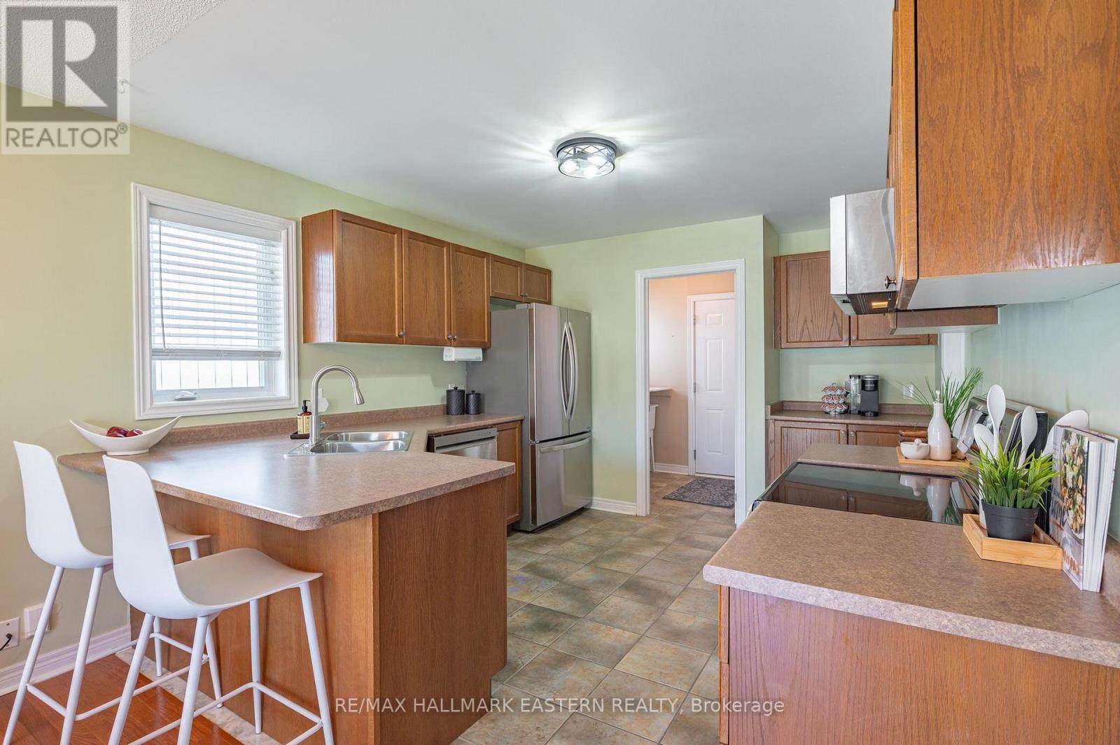 20 Purple Dusk Drive, Kawartha Lakes (Lindsay), Ontario  K9V 0B2 - Photo 11 - X12133622
