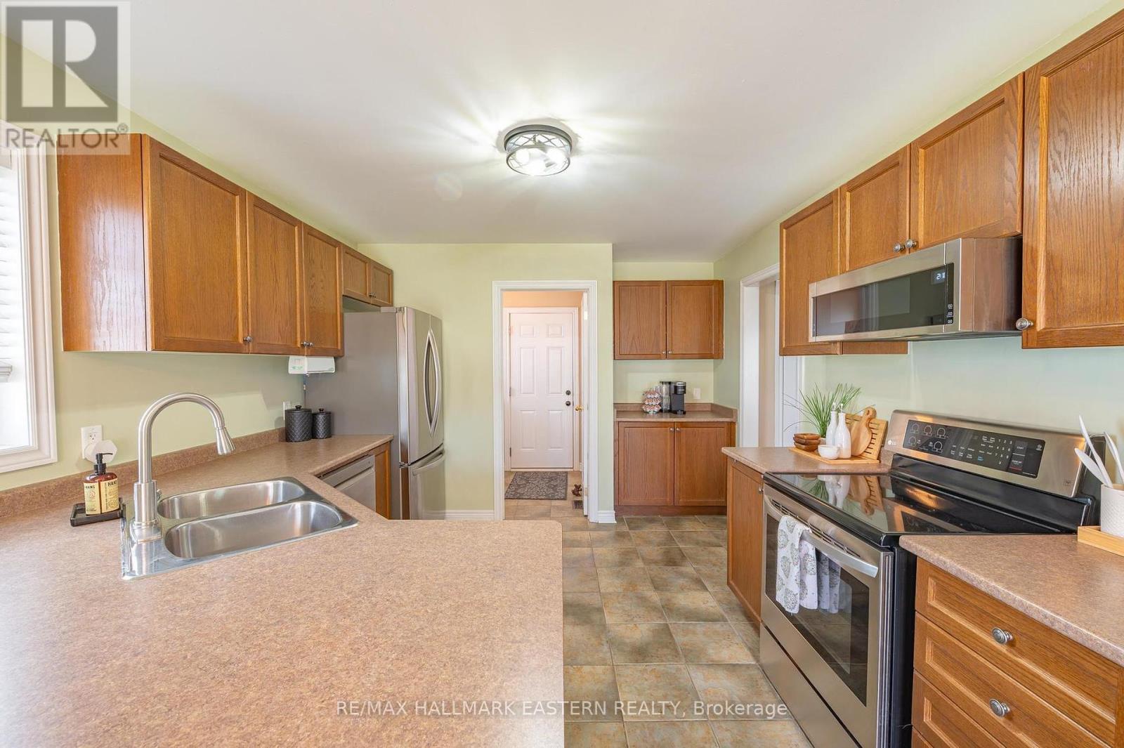20 Purple Dusk Drive, Kawartha Lakes (Lindsay), Ontario  K9V 0B2 - Photo 12 - X12133622