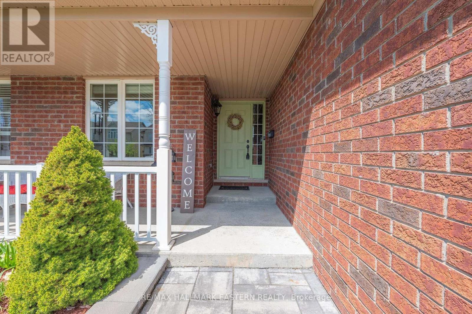 20 Purple Dusk Drive, Kawartha Lakes (Lindsay), Ontario  K9V 0B2 - Photo 2 - X12133622