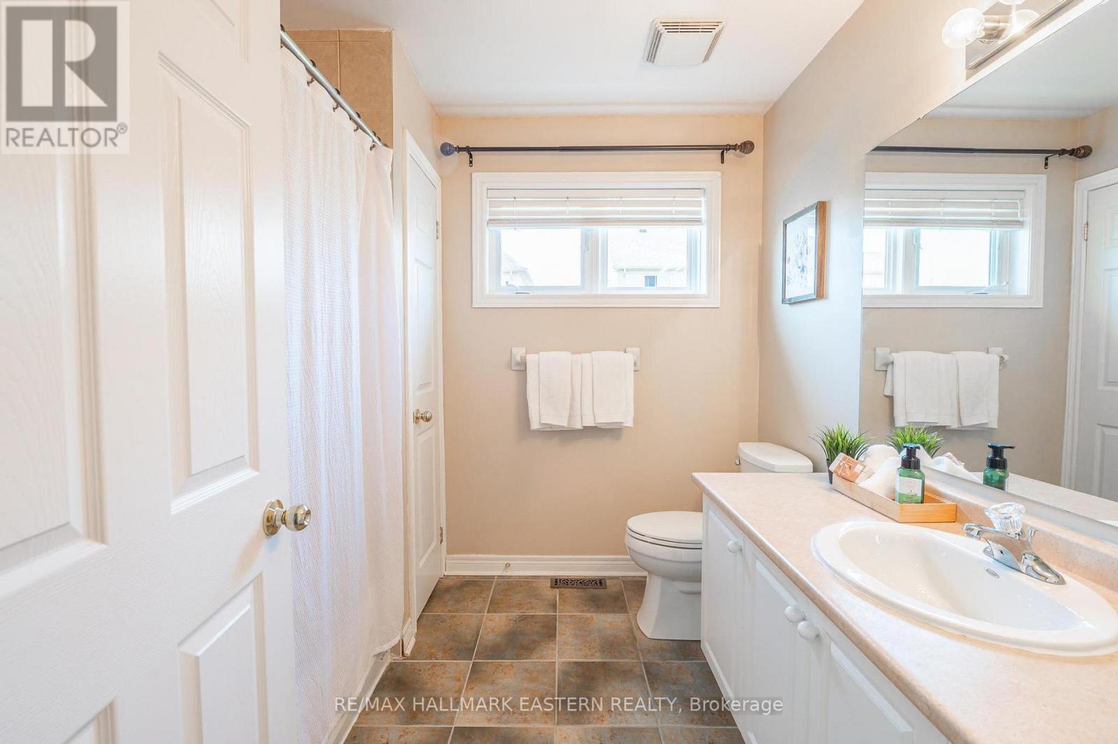 20 Purple Dusk Drive, Kawartha Lakes (Lindsay), Ontario  K9V 0B2 - Photo 22 - X12133622
