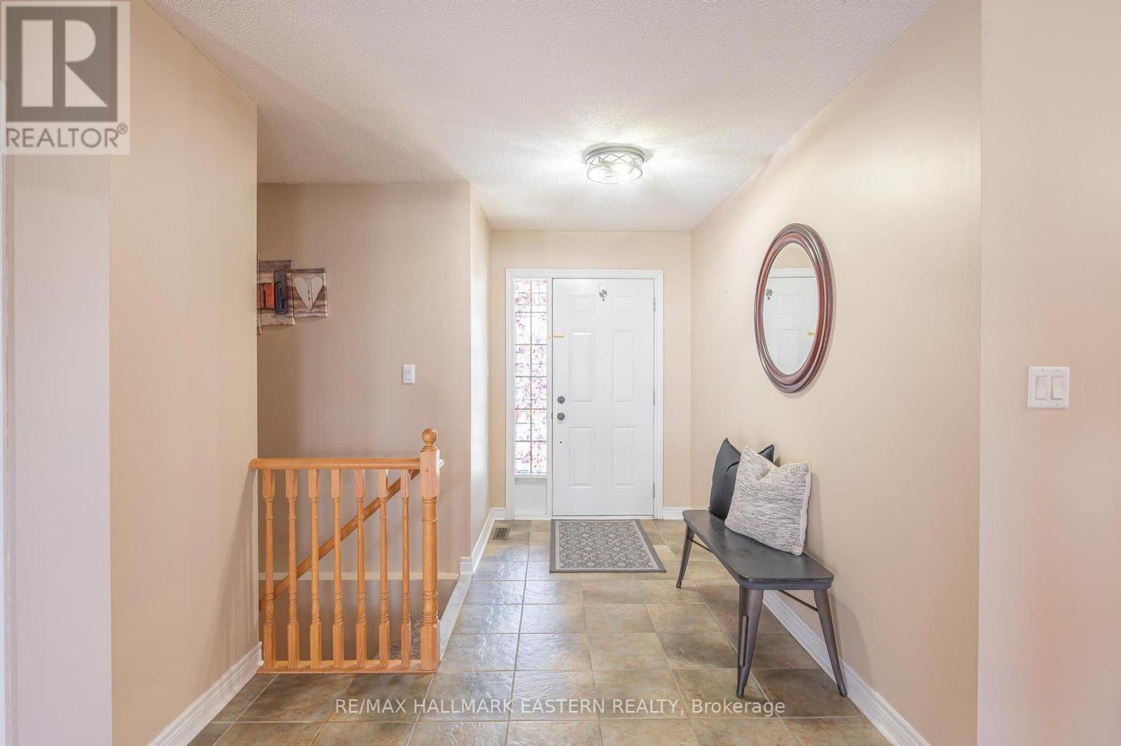 20 Purple Dusk Drive, Kawartha Lakes (Lindsay), Ontario  K9V 0B2 - Photo 4 - X12133622