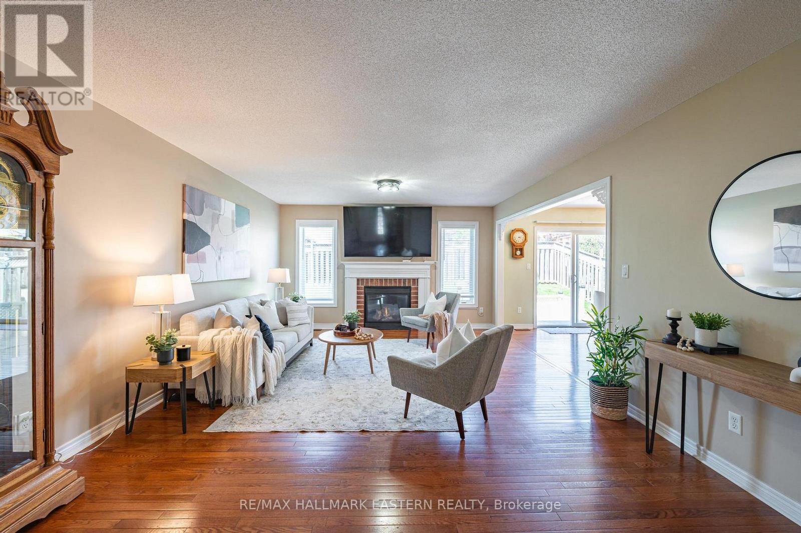 20 Purple Dusk Drive, Kawartha Lakes (Lindsay), Ontario  K9V 0B2 - Photo 5 - X12133622